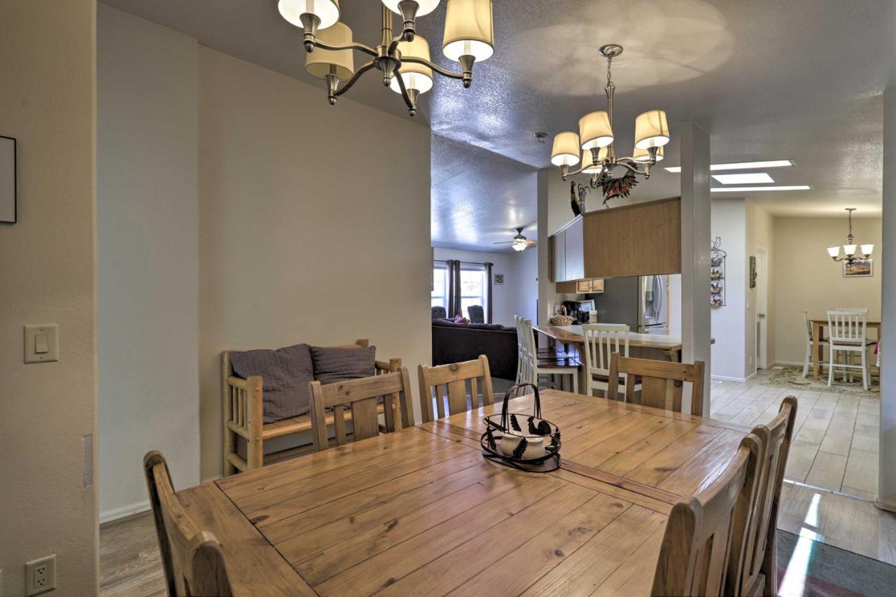 Rustic Retreat Moab Townhome With Grill And Fire Pit Εξωτερικό φωτογραφία
