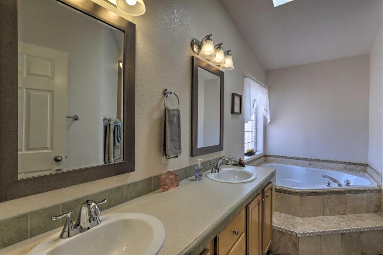 Rustic Retreat Moab Townhome With Grill And Fire Pit Εξωτερικό φωτογραφία